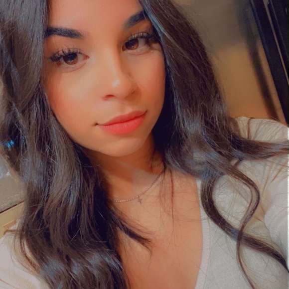 Meet your Posher, Clara - Picture 1 of 1